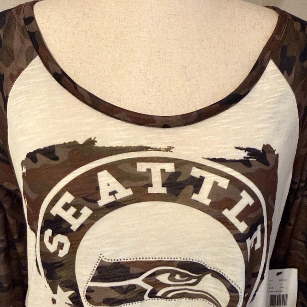 NFL Seattle Seahawks Women’s Large Camo Raglan Top Shirt NWT - Picture 10 of 11